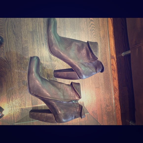 12 american size to european